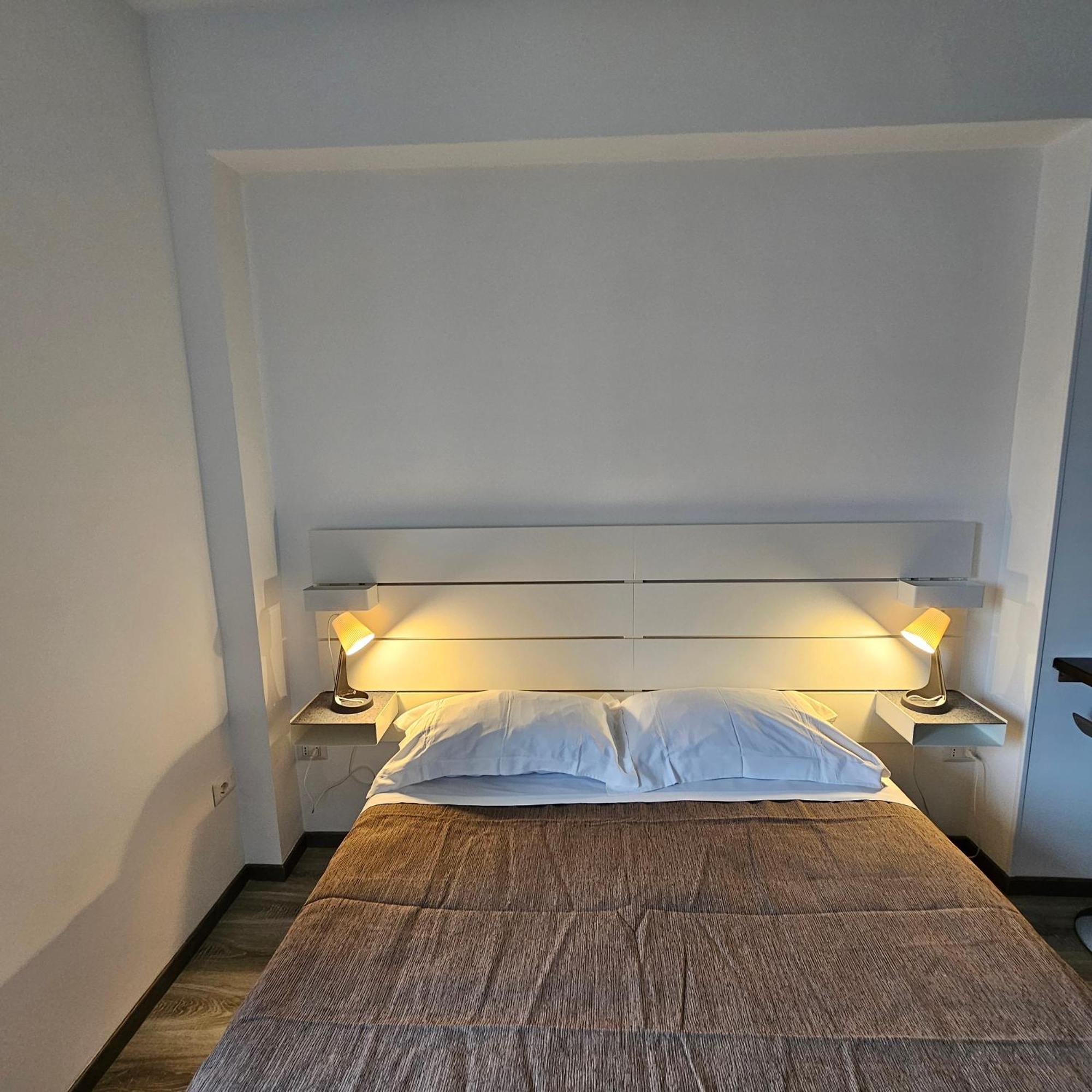 Essential Room & Parking In Centro Citta Con Parcheggio Privato E Wifi Potenza Exterior photo